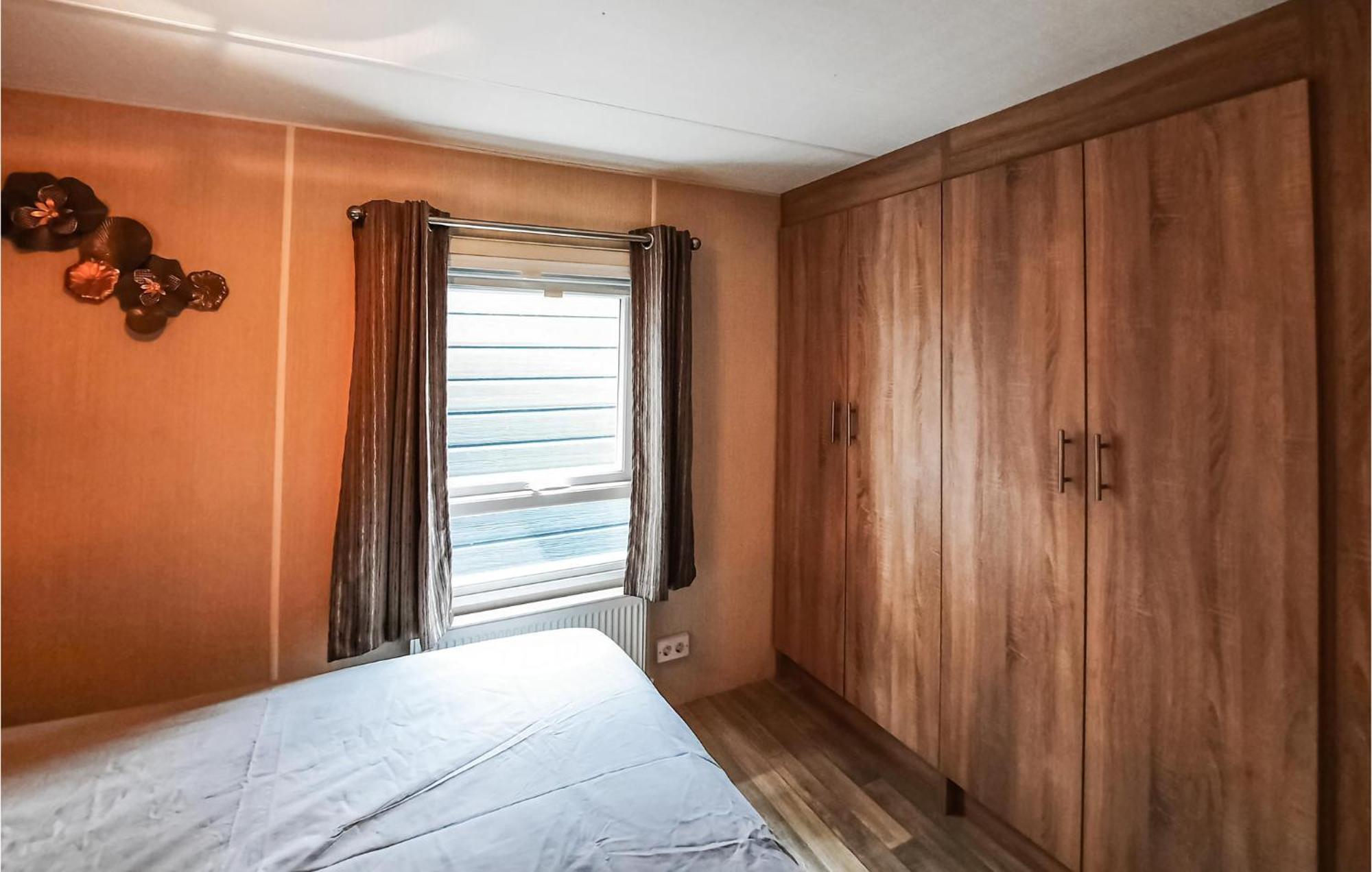 3 Bedroom Beautiful Home In Heinkenszand Екстер'єр фото